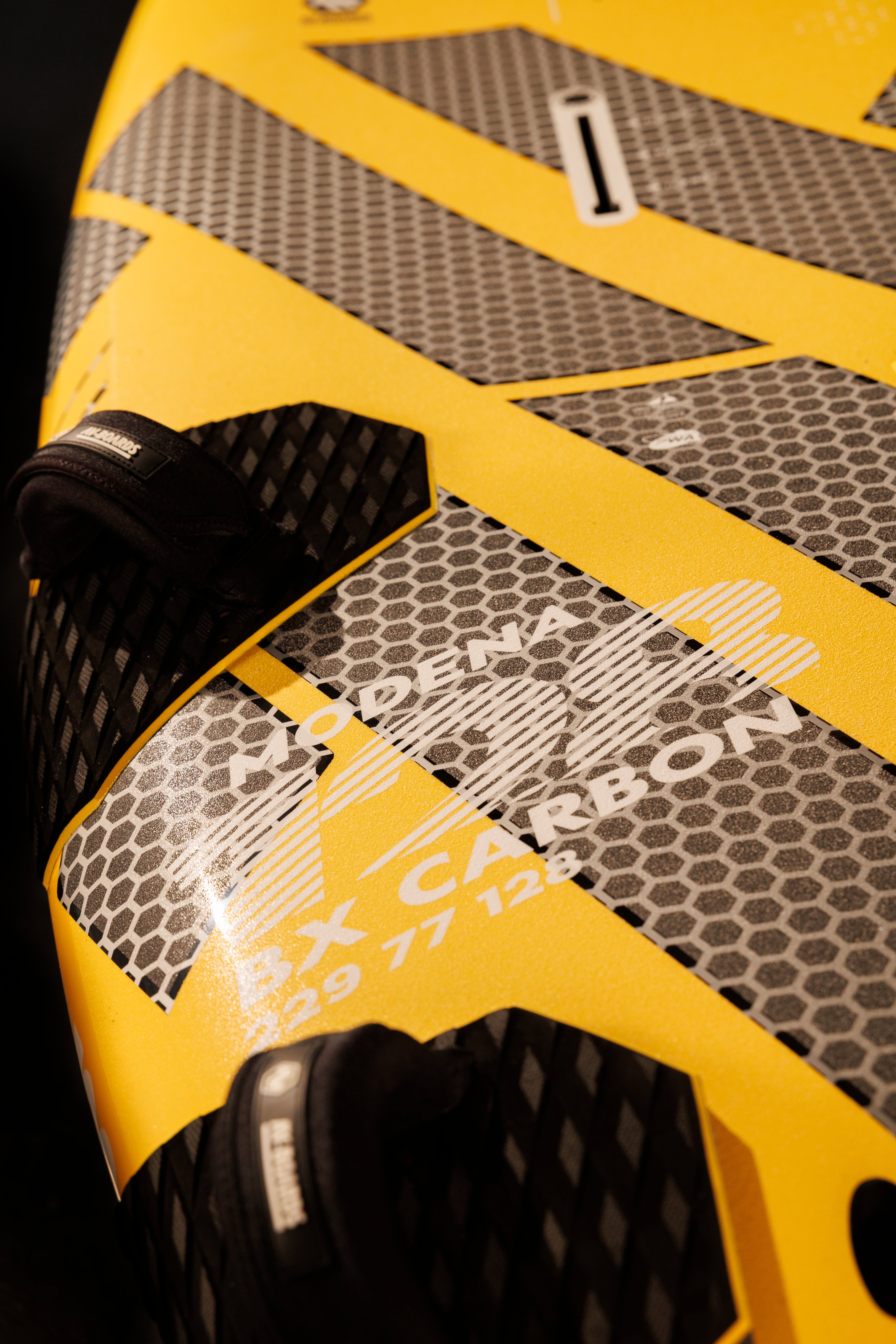 SLALOM | MODENA BX Carbone 2026 – av-boards